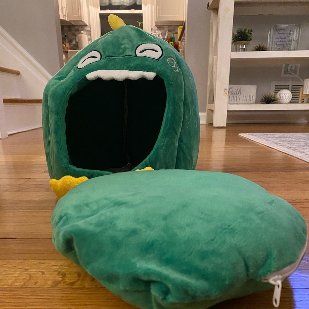 Cartoon Dinosaur Pet Bed (small)